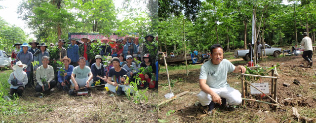 村の子供たちと果樹を植樹